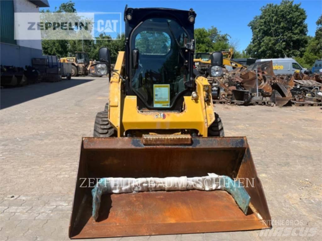 CAT 236D Skid steer mini utovarivači