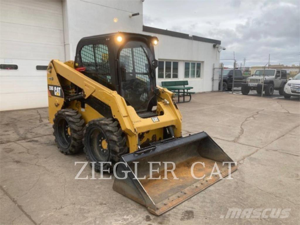 CAT 236D Skid steer mini utovarivači