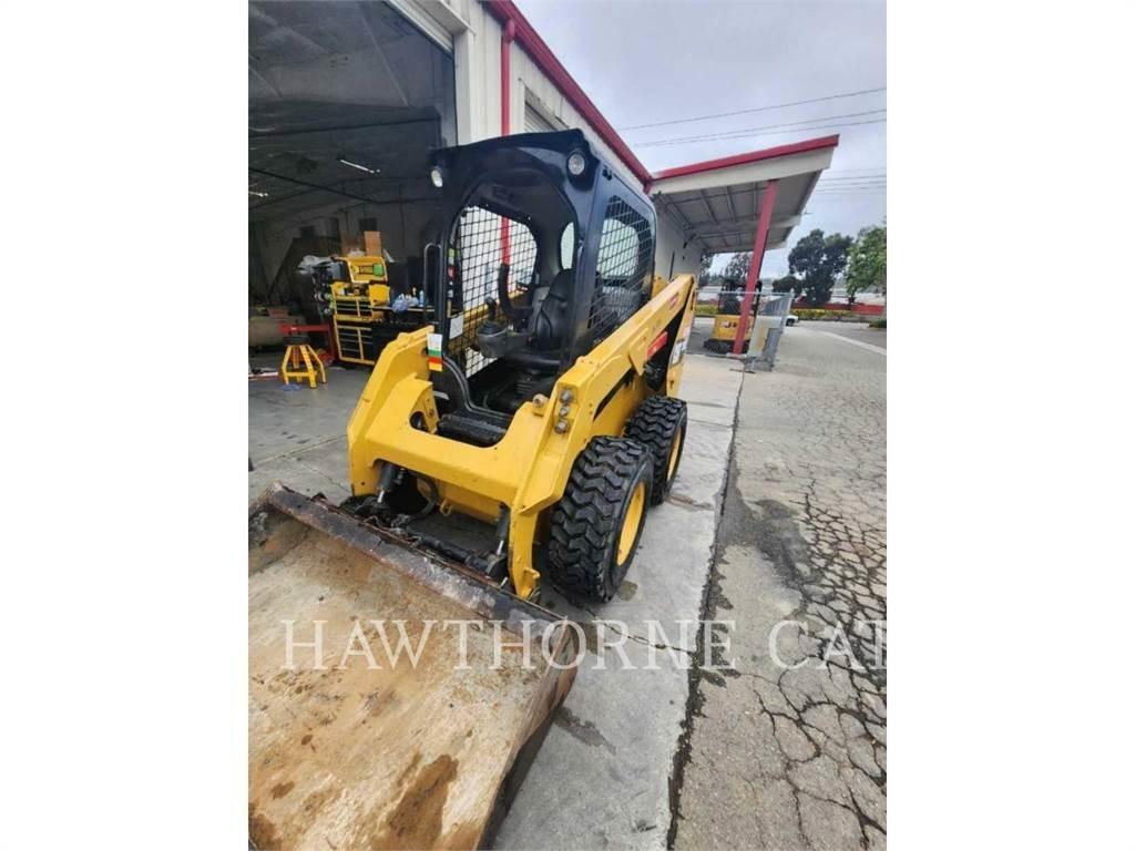 CAT 236D Skid steer mini utovarivači