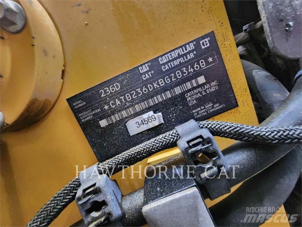 CAT 236D Skid steer mini utovarivači