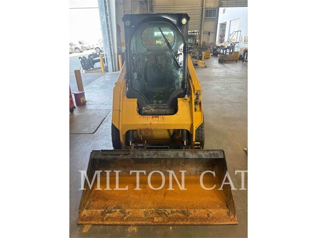 CAT 236D 3 Skid steer mini utovarivači