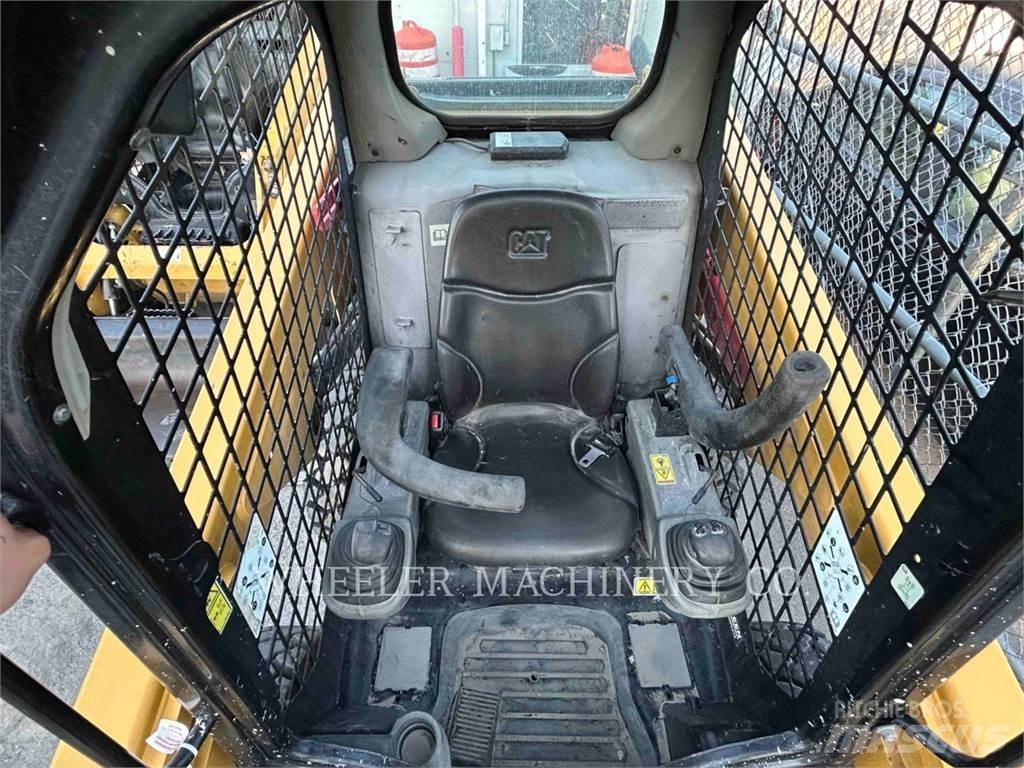 CAT 236D C1-H2 Skid steer mini utovarivači