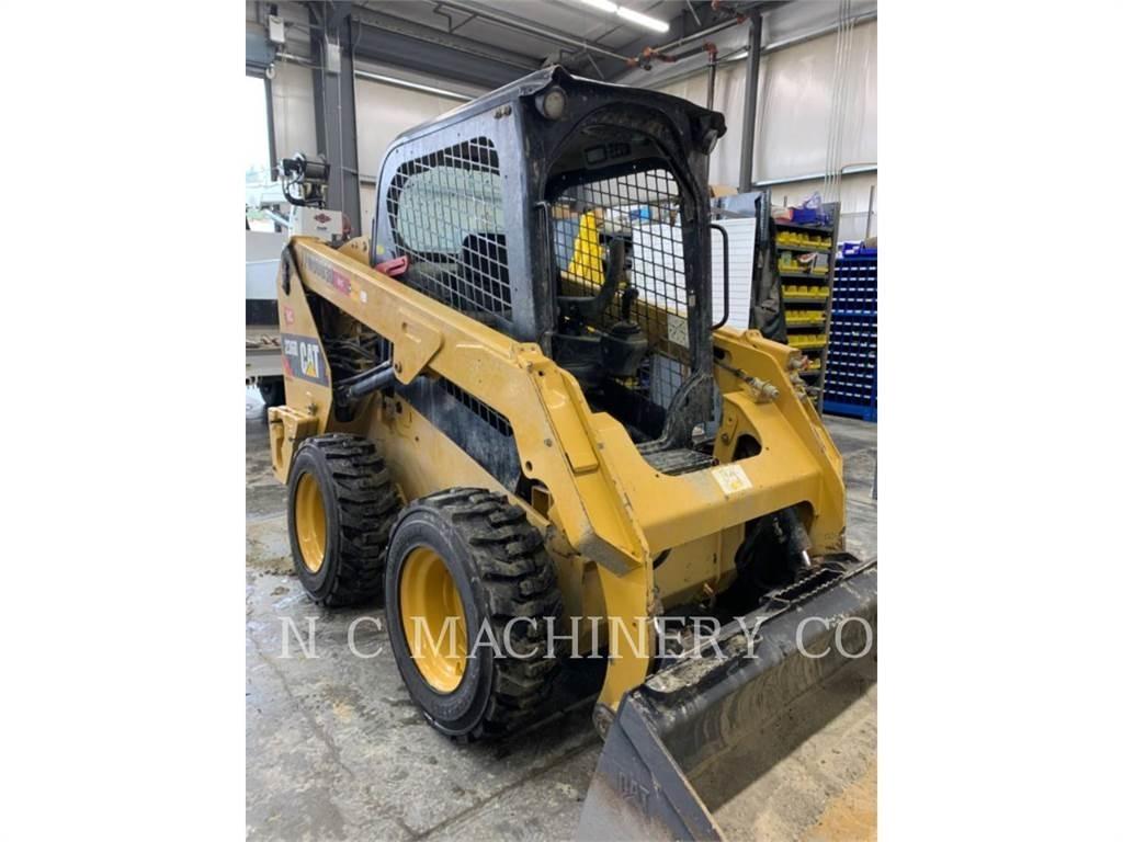 CAT 236D H2CN Skid steer mini utovarivači