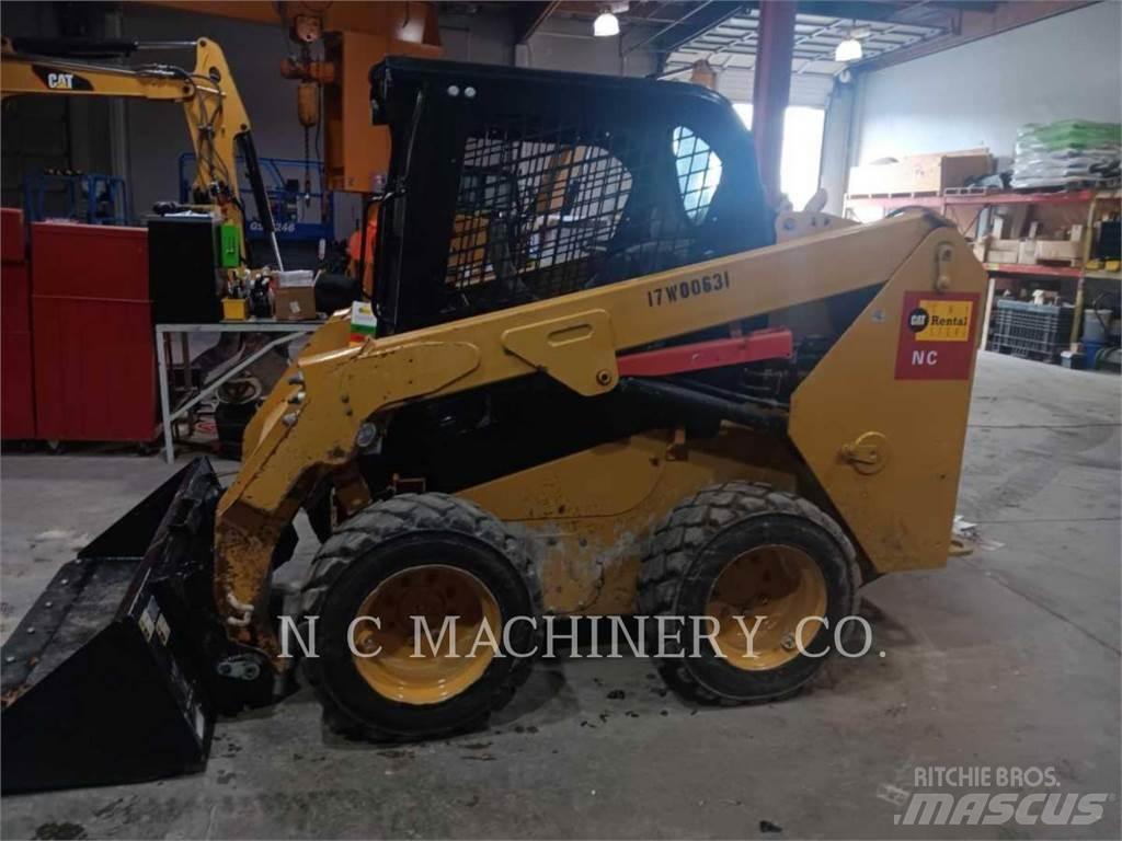 CAT 236D H2CN Skid steer mini utovarivači