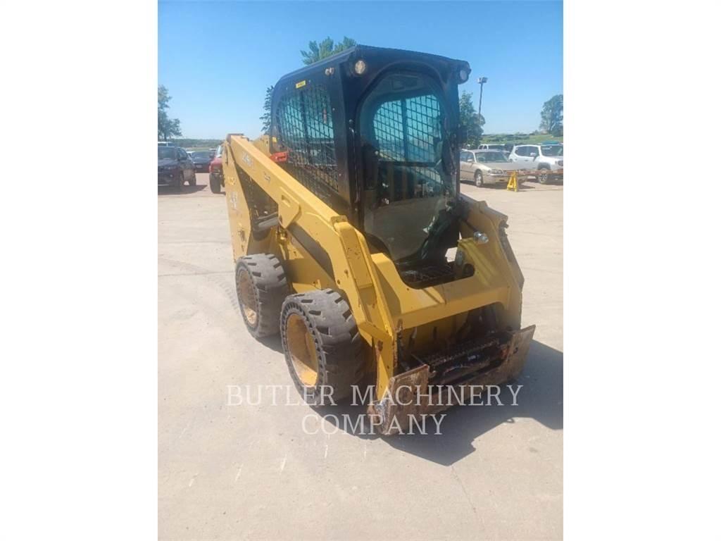 CAT 236D3 Skid steer mini utovarivači