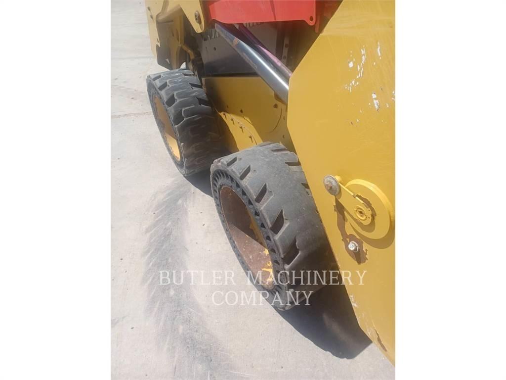 CAT 236D3 Skid steer mini utovarivači