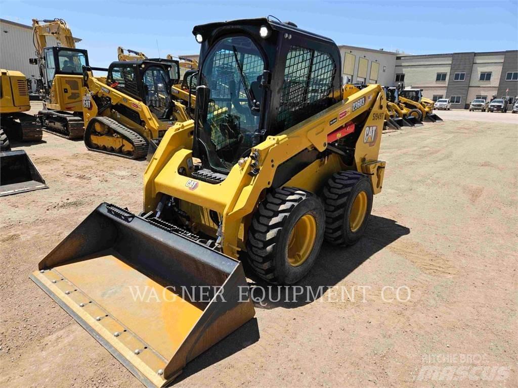 CAT 236D3 Skid steer mini utovarivači