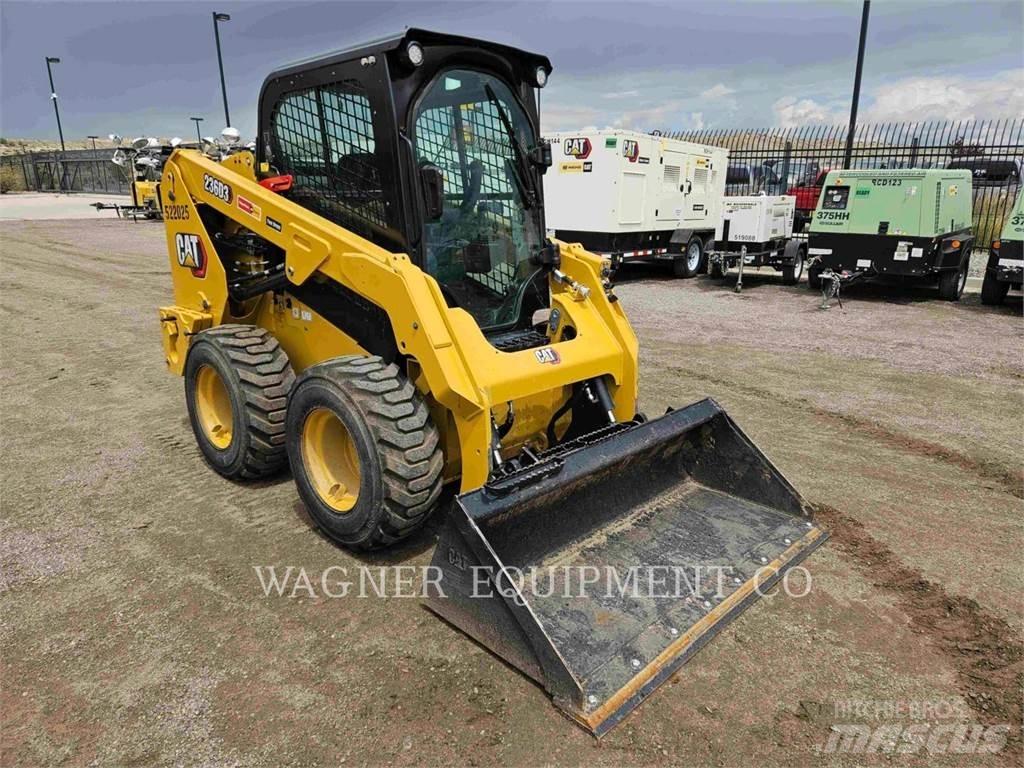 CAT 236D3 Skid steer mini utovarivači