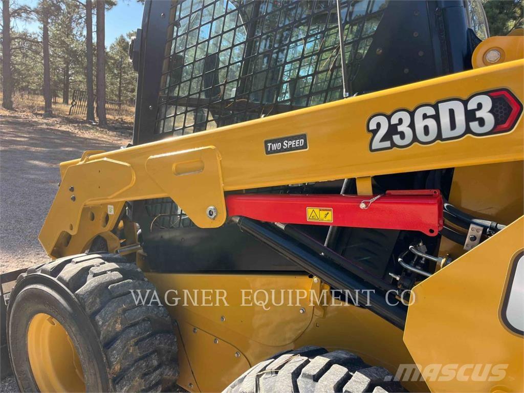 CAT 236D3 Skid steer mini utovarivači