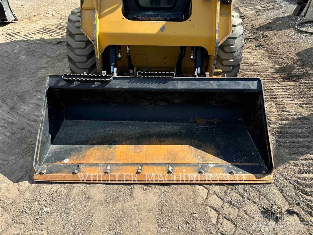 CAT 236D3 C3H2 Skid steer mini utovarivači