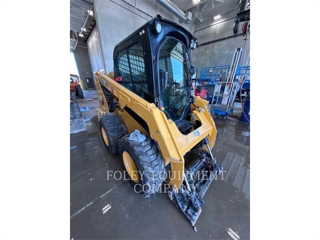 CAT 236D3STD2C Skid steer mini utovarivači