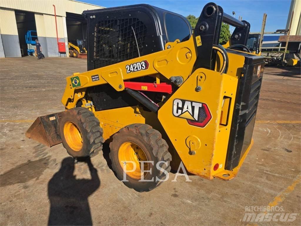 CAT 242 D Skid steer mini utovarivači