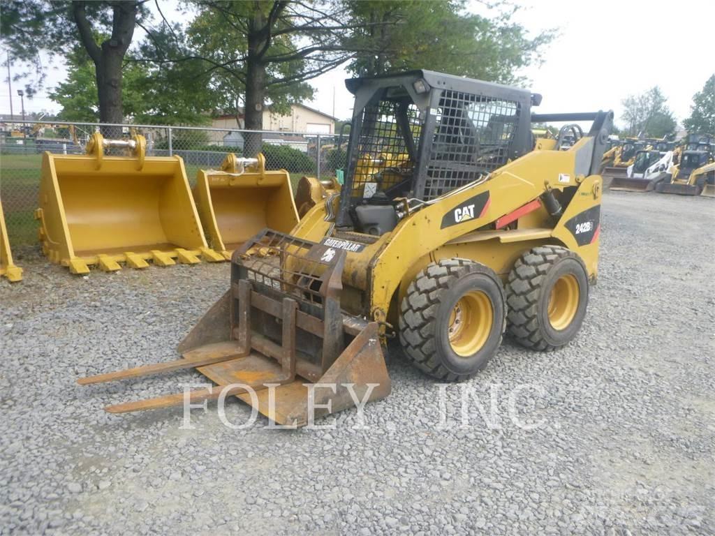 CAT 242B3 Skid steer mini utovarivači