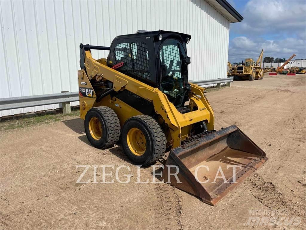 CAT 242D Skid steer mini utovarivači
