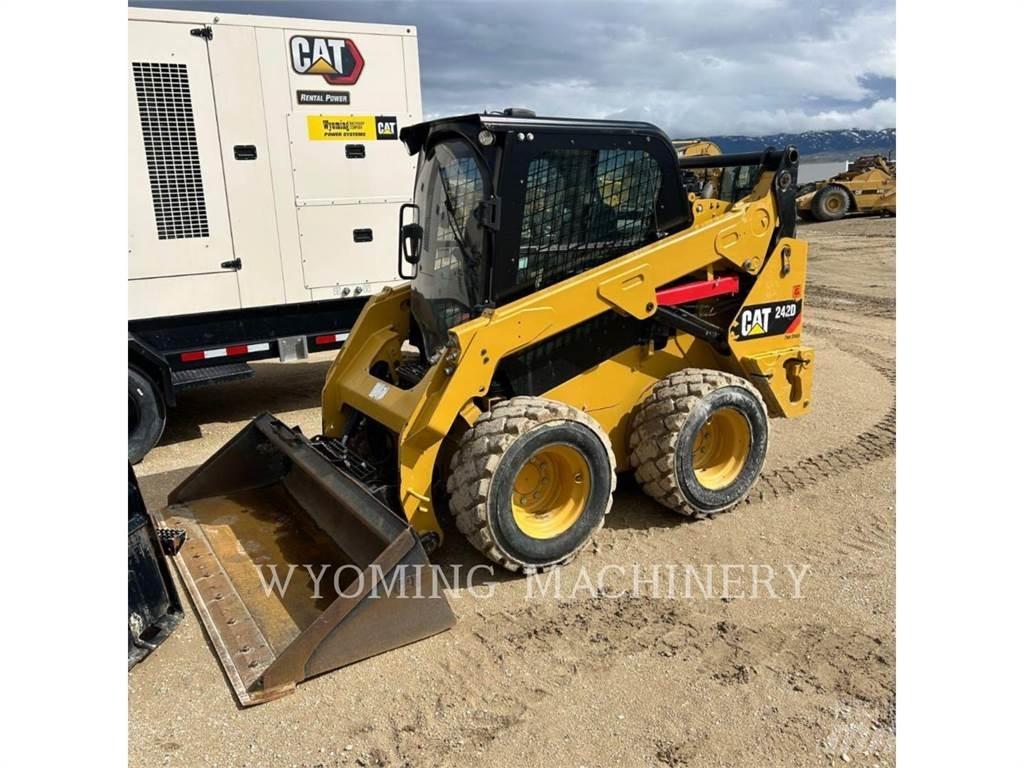 CAT 242D Skid steer mini utovarivači