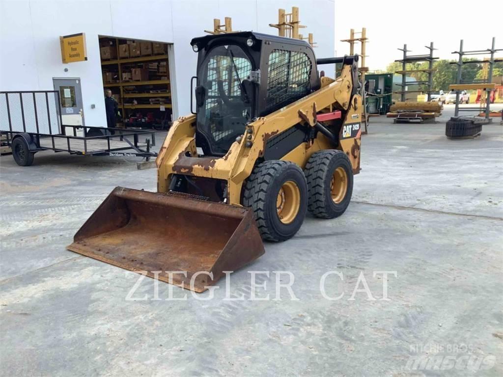 CAT 242D Skid steer mini utovarivači