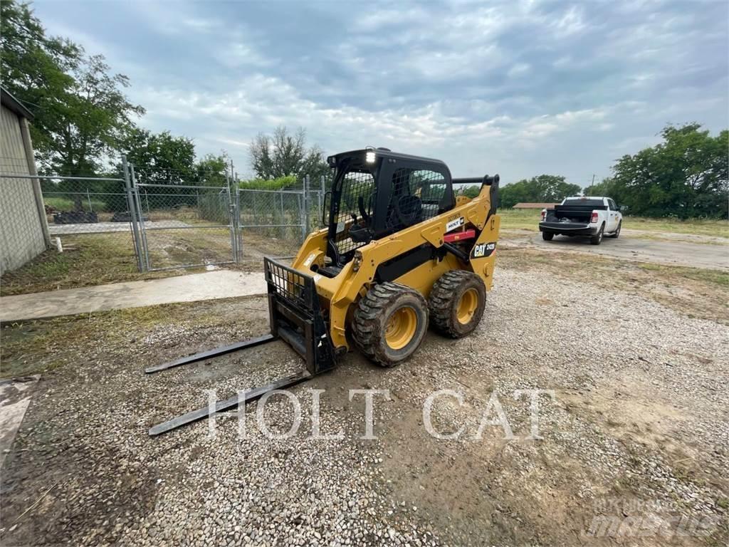 CAT 242D Skid steer mini utovarivači