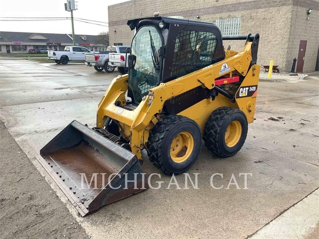CAT 242D A2Q Skid steer mini utovarivači