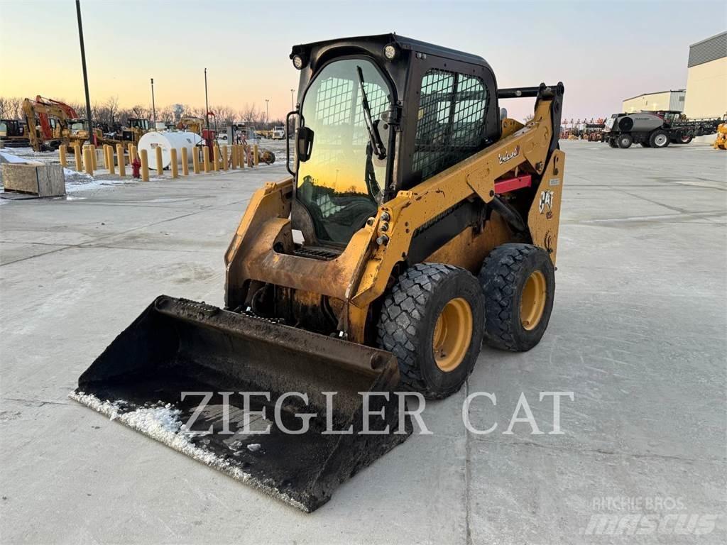 CAT 242D3 Skid steer mini utovarivači