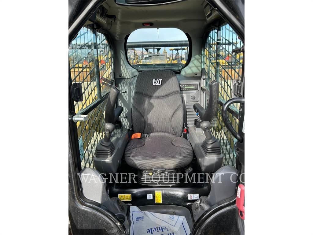 CAT 242D3 Skid steer mini utovarivači