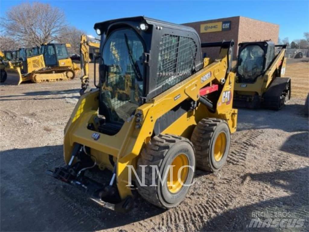 CAT 242D3 Skid steer mini utovarivači