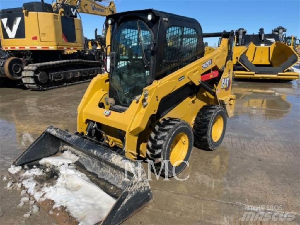 CAT 242D3 Skid steer mini utovarivači