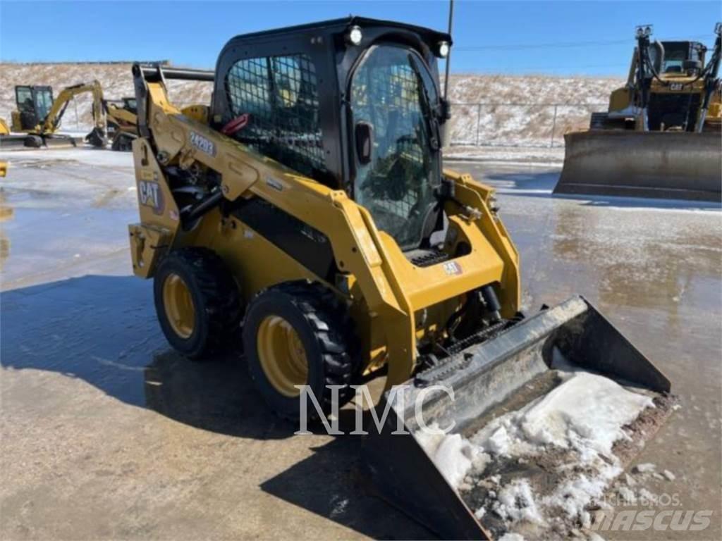 CAT 242D3 Skid steer mini utovarivači