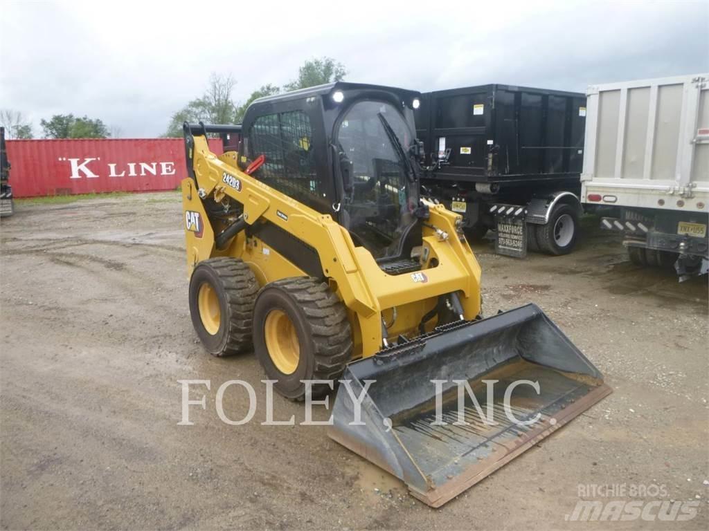 CAT 242D3 Skid steer mini utovarivači