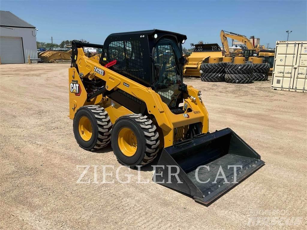 CAT 242D3 Skid steer mini utovarivači