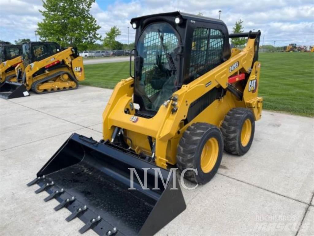 CAT 242D3 Skid steer mini utovarivači