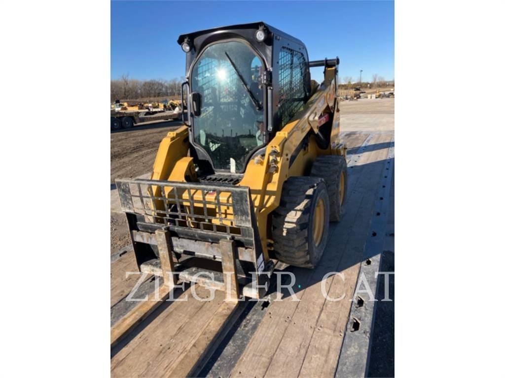CAT 242D3 Skid steer mini utovarivači
