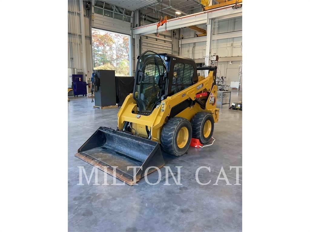 CAT 242D3 Skid steer mini utovarivači