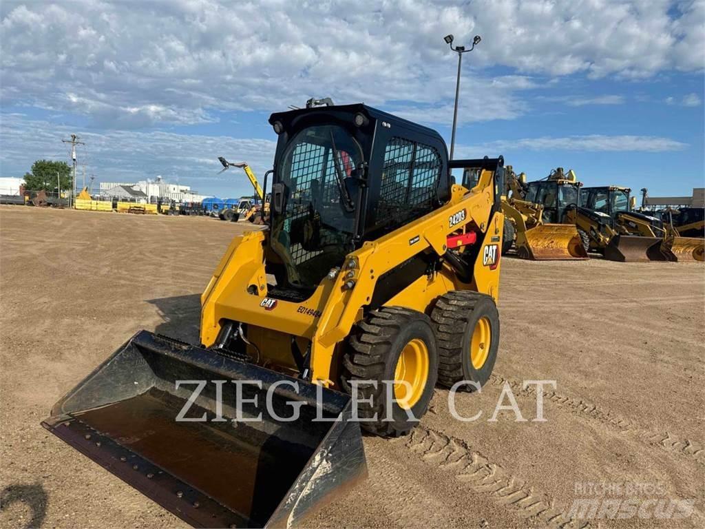 CAT 242D3 Skid steer mini utovarivači
