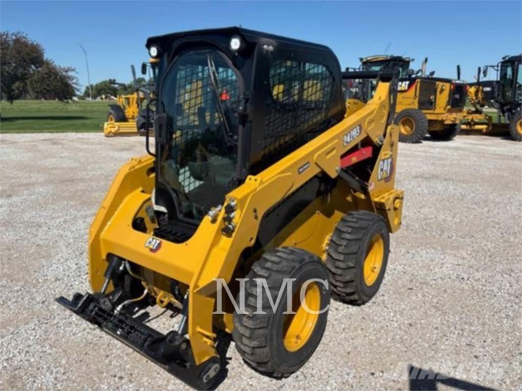 CAT 242D3 Skid steer mini utovarivači
