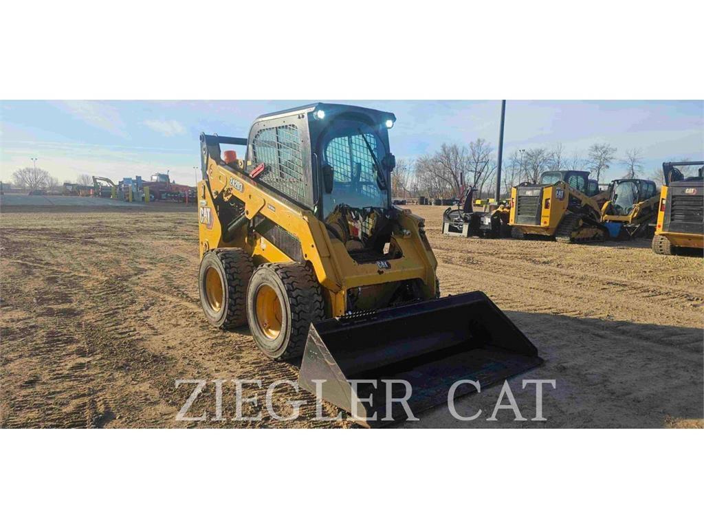 CAT 242D3 Skid steer mini utovarivači