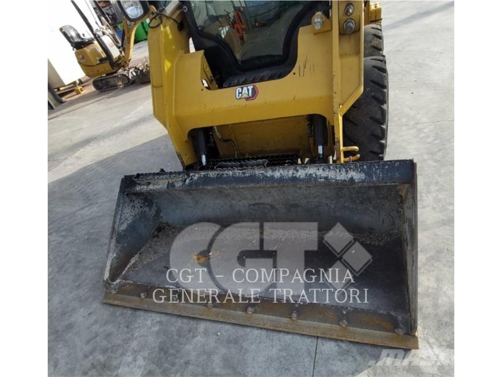 CAT 242D3 Skid steer mini utovarivači