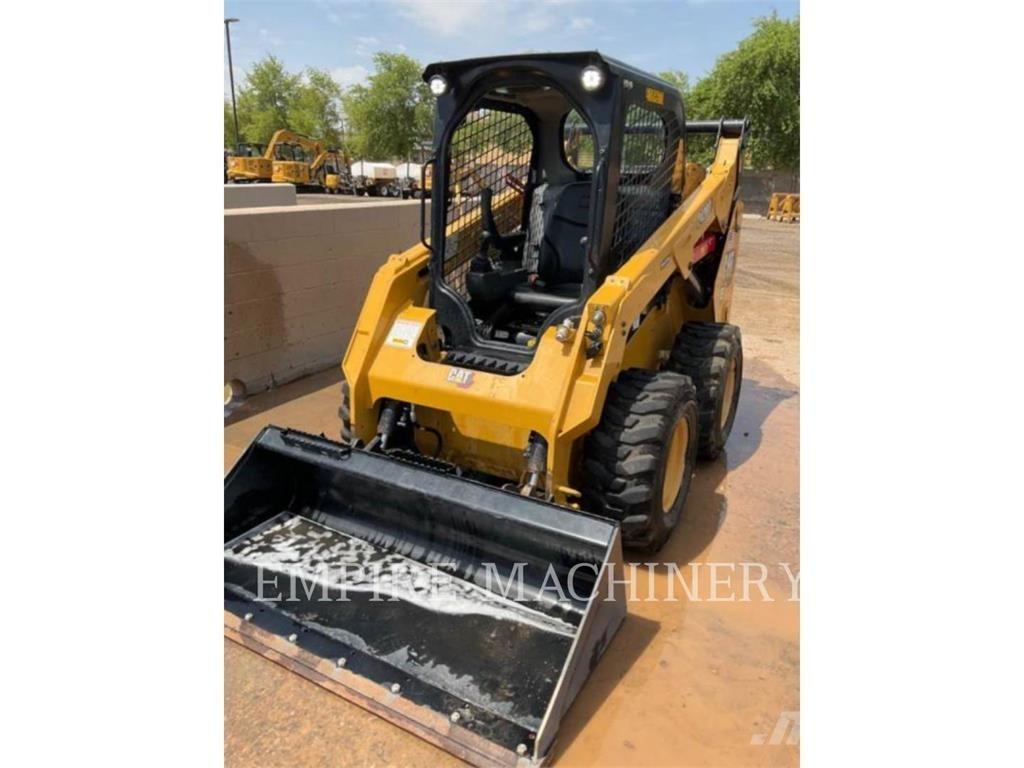 CAT 242D3 HF Skid steer mini utovarivači