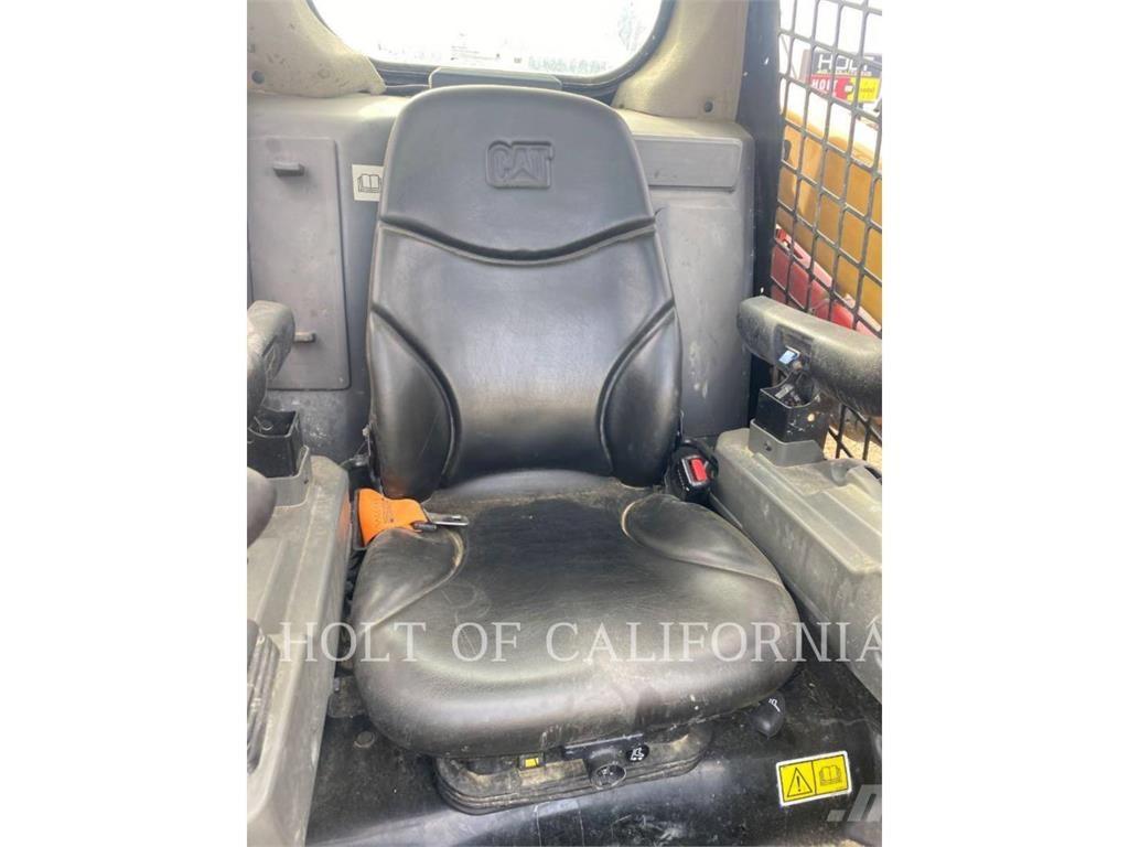 CAT 246 HF Skid steer mini utovarivači