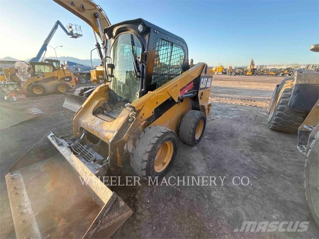 CAT 246D2 C3H4 Skid steer mini utovarivači