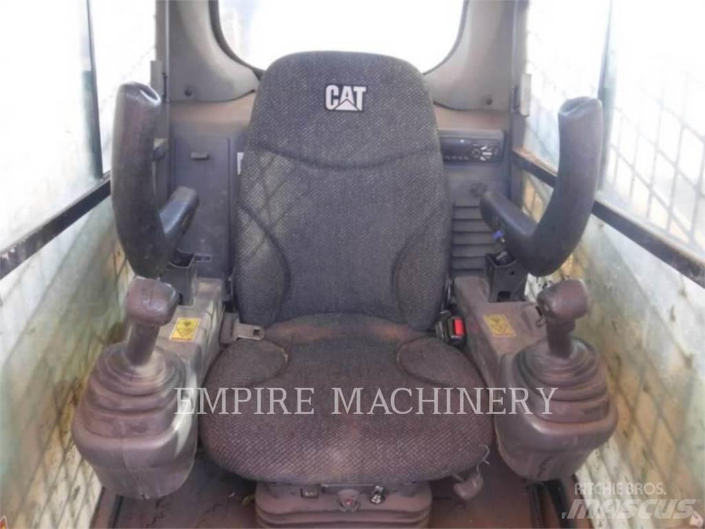 CAT 249D Skid steer mini utovarivači