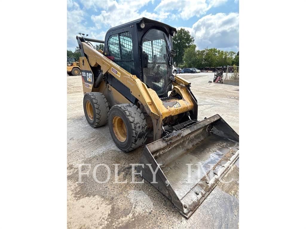 CAT 262D Skid steer mini utovarivači