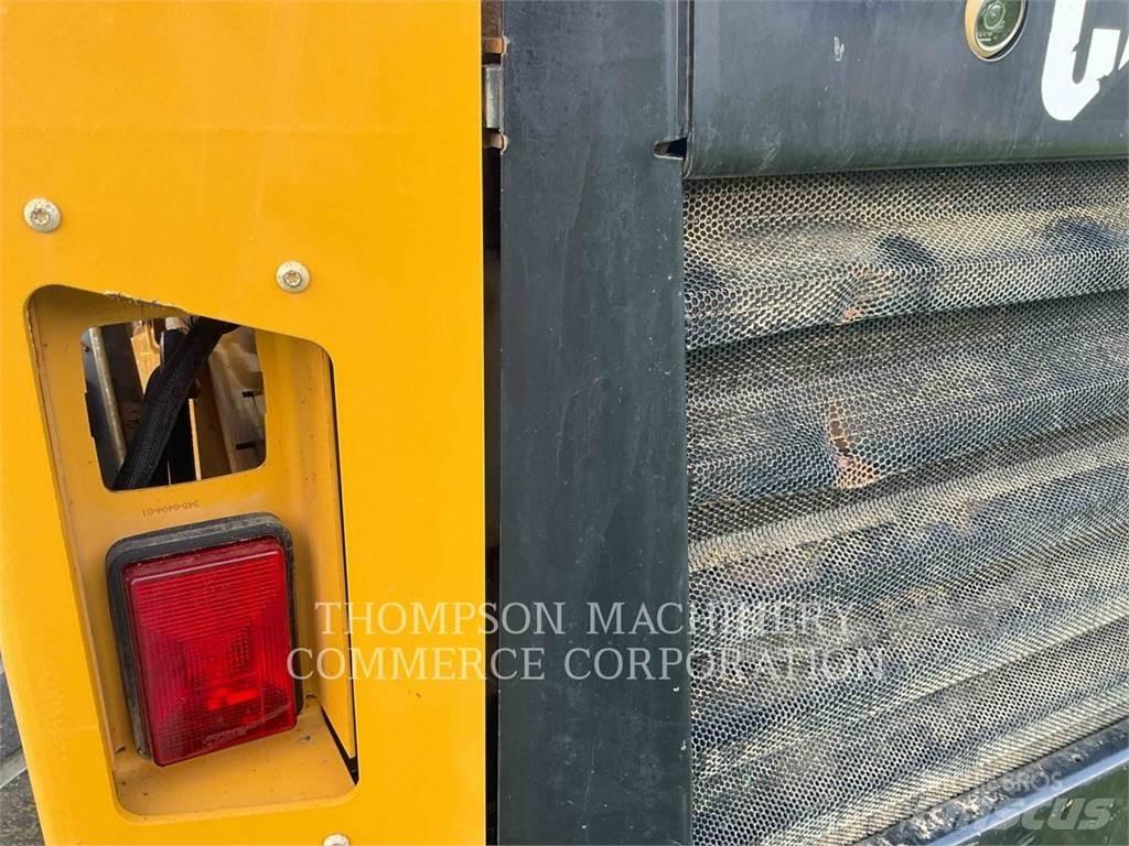 CAT 262D Skid steer mini utovarivači