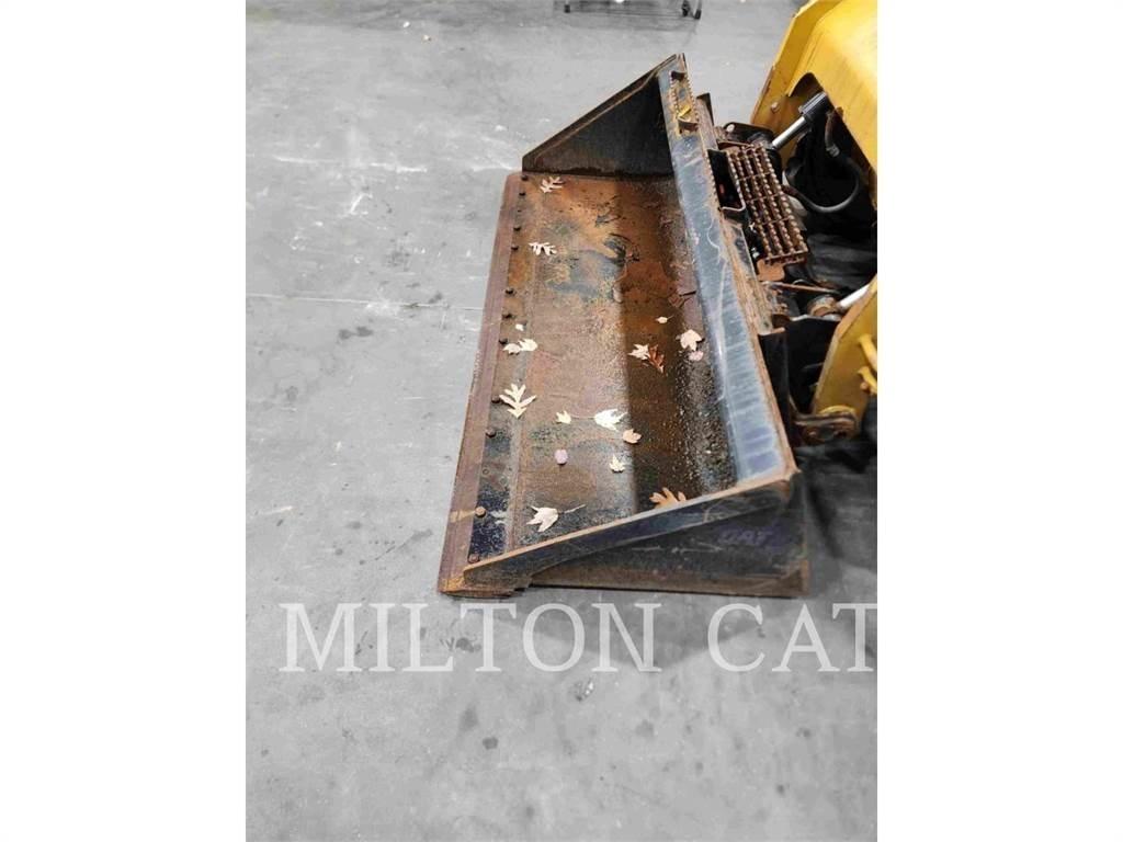 CAT 262D 3 Skid steer mini utovarivači