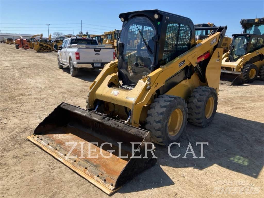 CAT 262D3 Skid steer mini utovarivači