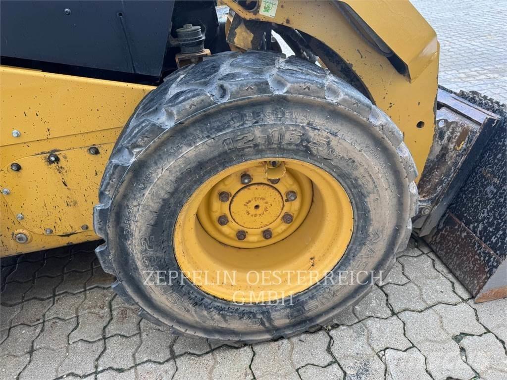 CAT 262D3 Skid steer mini utovarivači