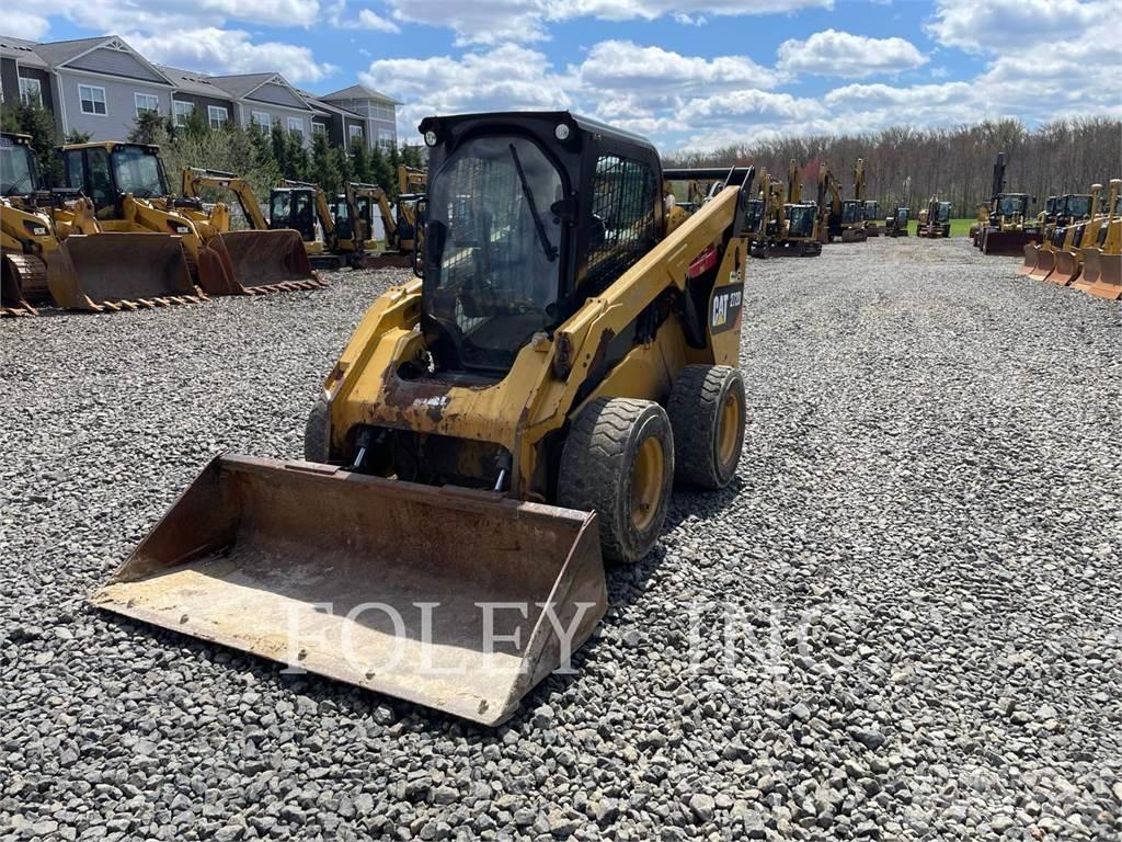CAT 272D Skid steer mini utovarivači