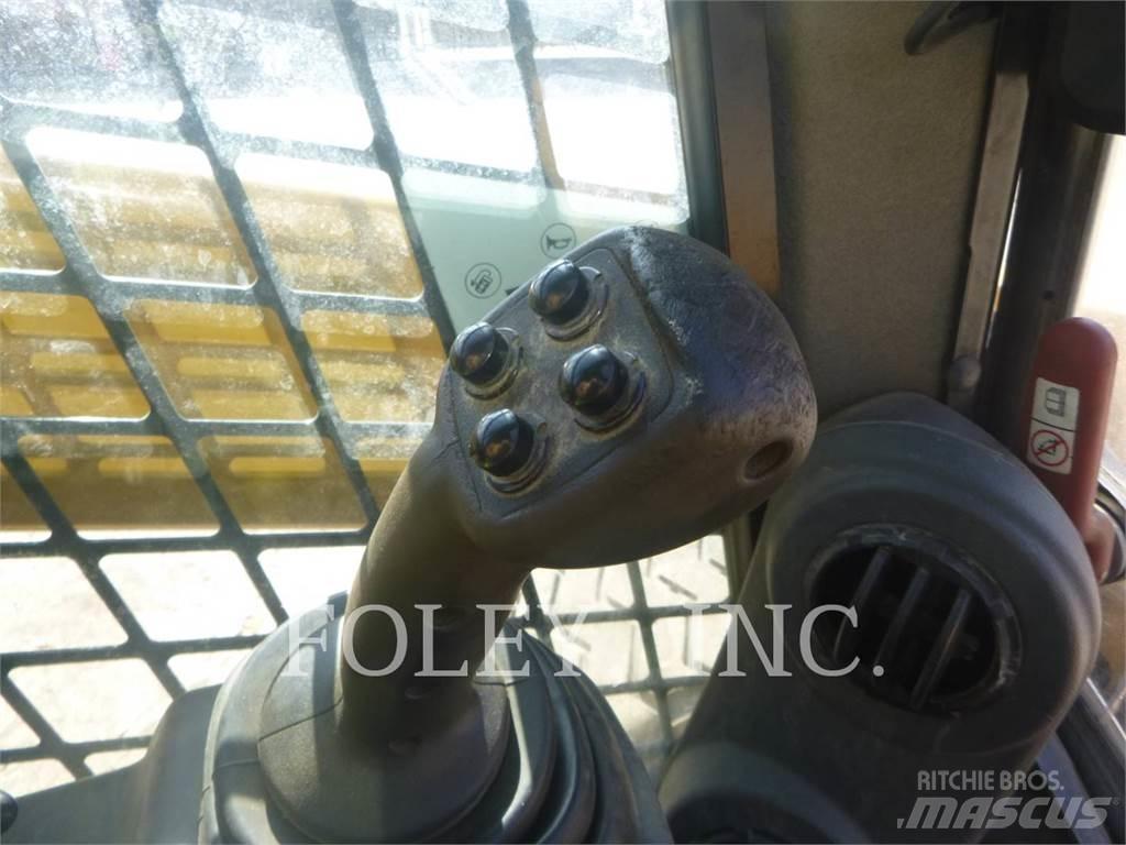 CAT 272D Skid steer mini utovarivači
