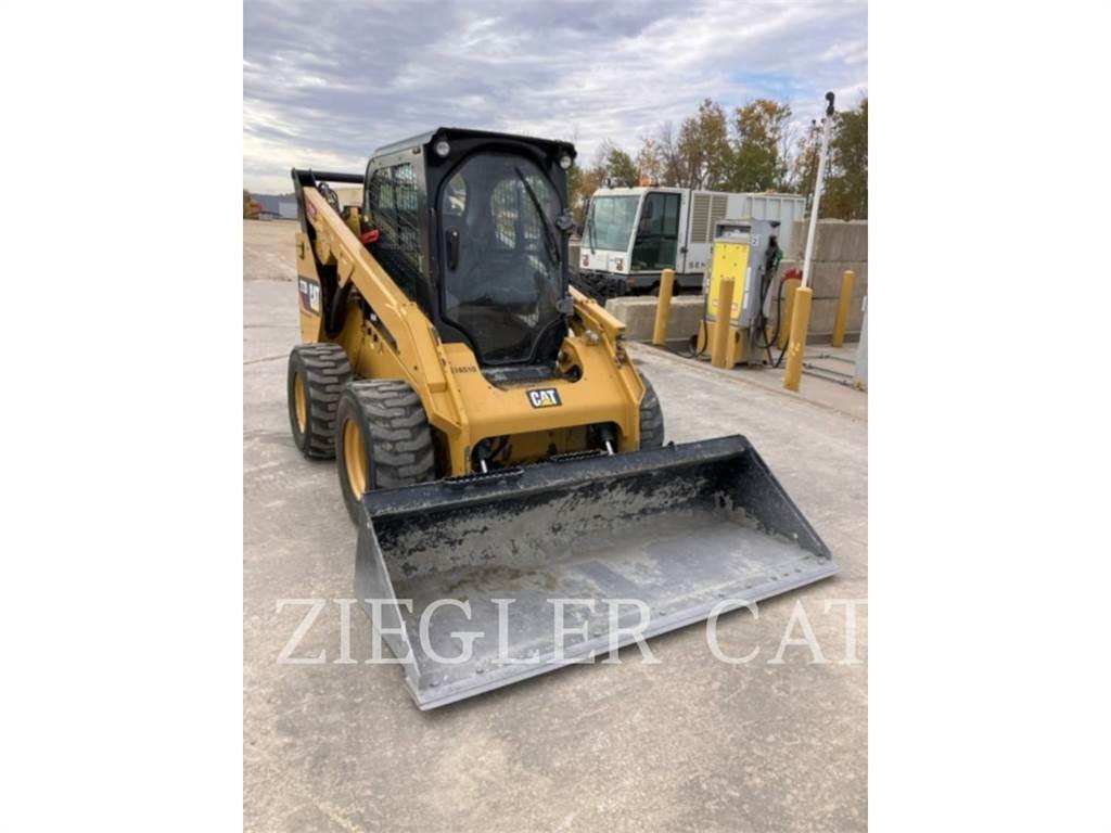 CAT 272D2 Skid steer mini utovarivači
