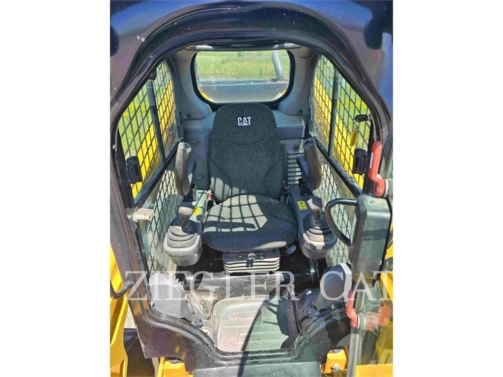 CAT 272D2 Skid steer mini utovarivači
