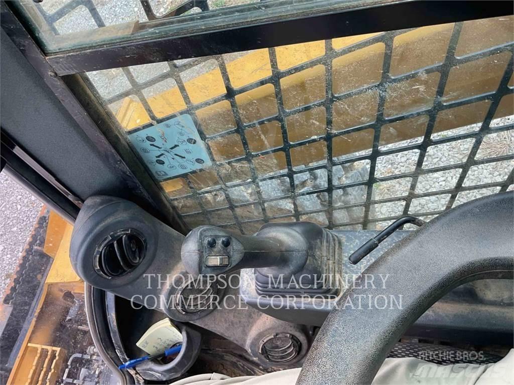CAT 272D3 Skid steer mini utovarivači